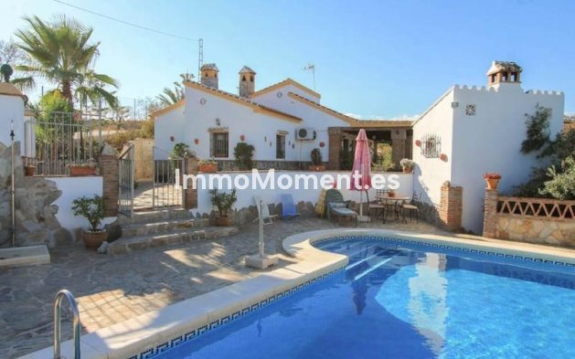 Wiederverkauf - Villa -   Inländisch - Guaro