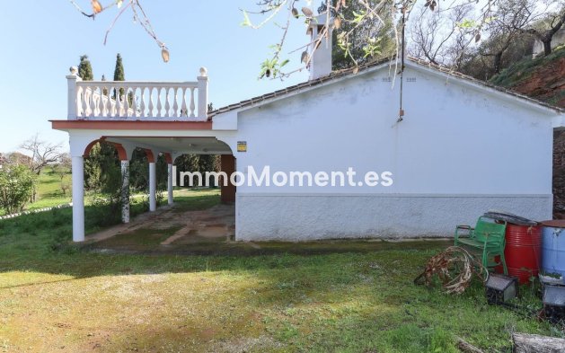 Wiederverkauf - Landhaus -   Inländisch - Guaro