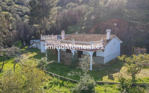 Wiederverkauf - Landhaus -   Inländisch - Guaro