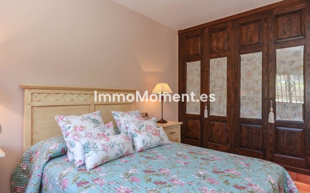 Reventa - Villa - Interior  - Guaro