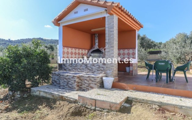 Reventa - Villa - Interior  - Guaro