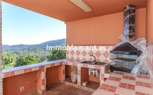 Reventa - Villa - Interior  - Guaro