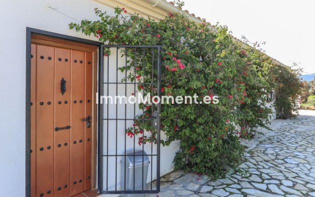 Revente - Villa individuelle - Intérieur                       - Alozaina