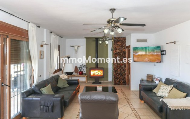 Revente - Villa individuelle - Intérieur                       - Alozaina