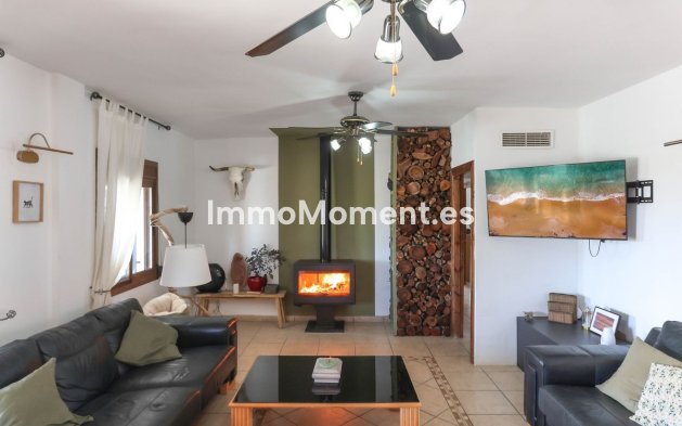 Revente - Villa individuelle - Intérieur                       - Alozaina