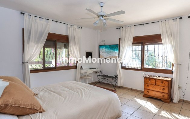 Revente - Villa individuelle - Intérieur                       - Alozaina