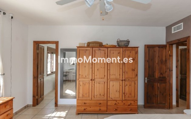 Revente - Villa individuelle - Intérieur                       - Alozaina