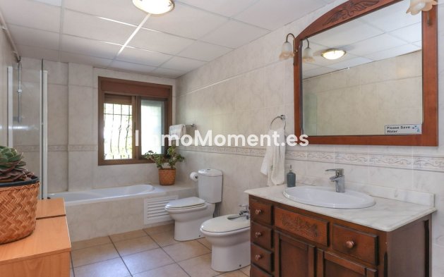 Revente - Villa individuelle - Intérieur                       - Alozaina