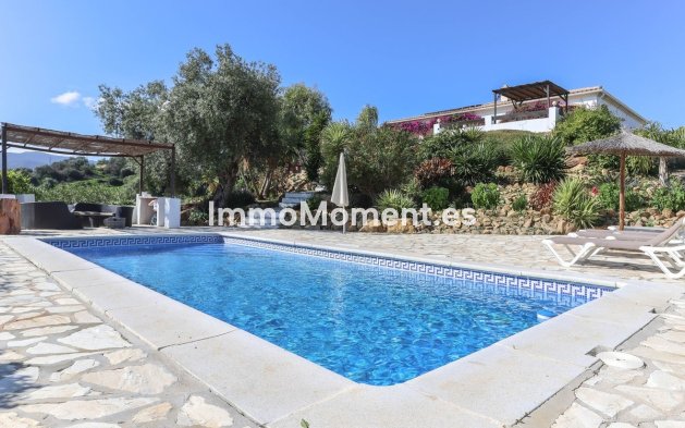 Revente - Villa individuelle - Intérieur                       - Alozaina
