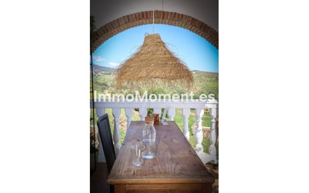 Revente - Villa individuelle - Intérieur                       - Alozaina