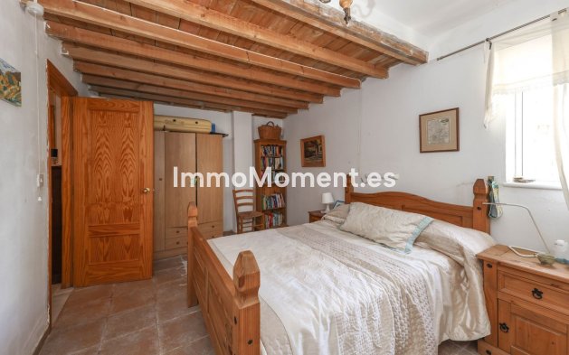 Reventa - Villa - Interior  - Guaro