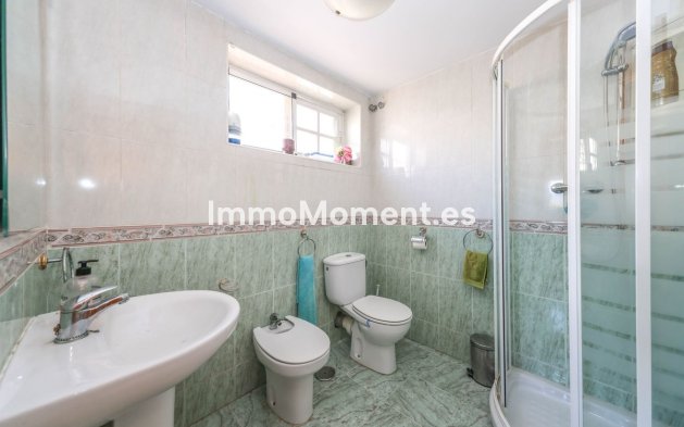 Reventa - Villa - Interior  - Guaro