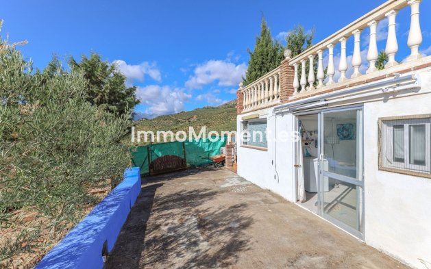 Reventa - Villa - Interior  - Guaro