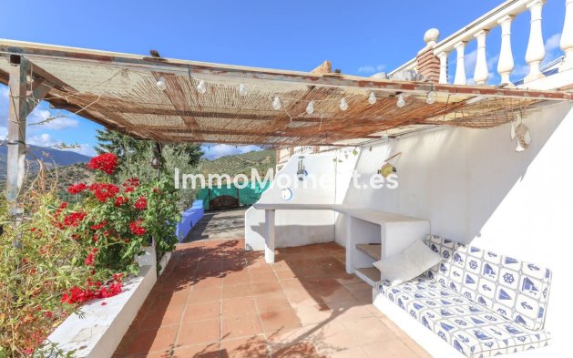 Reventa - Villa - Interior  - Guaro