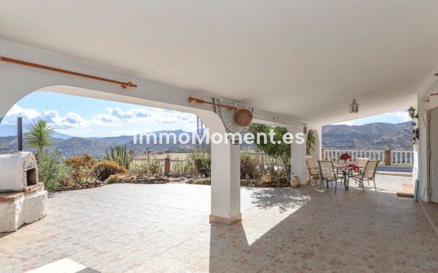 Reventa - Villa - Interior  - Guaro