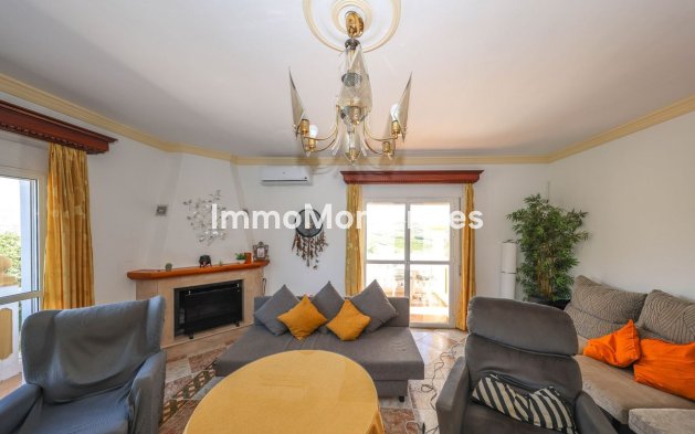 Reventa - Casa de campo - Interior  - Alora