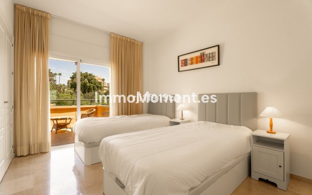 Resale - Apartment - Marbella - Elviria