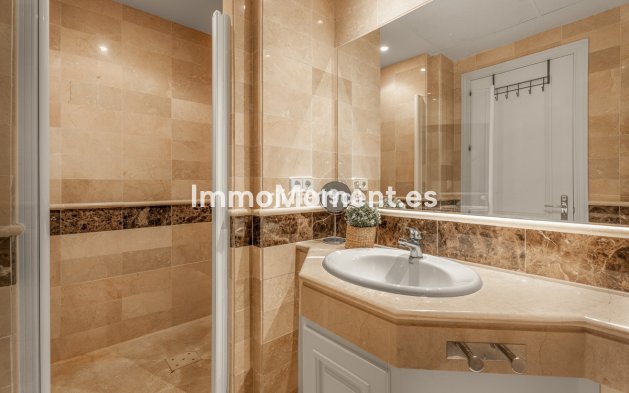 Resale - Apartment - Marbella - Elviria