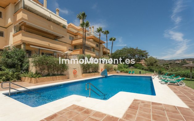 Resale - Apartment - Marbella - Elviria