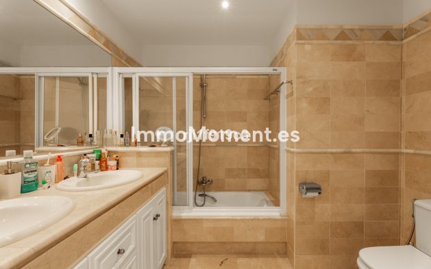 Resale - Apartment - Marbella - Elviria
