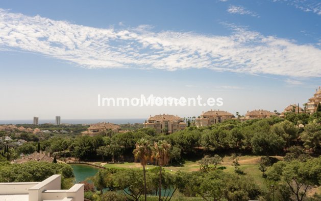 Resale - Apartment - Marbella - Elviria