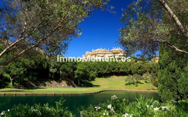 Resale - Apartment - Marbella - Elviria