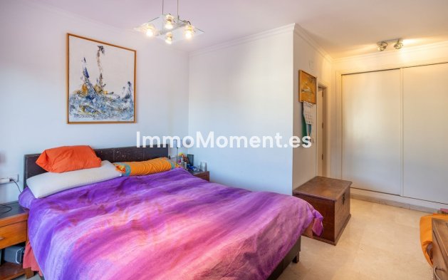 Resale - Apartment - Estepona - Estepona Centro