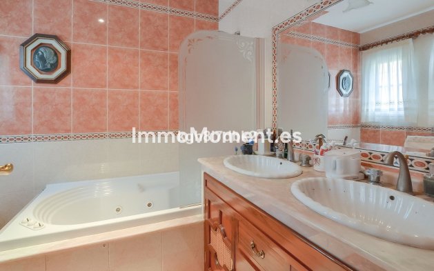 Revente - Villa - Benalmadena - Benalmadena Centro