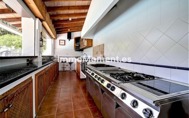 Reventa - Villa - Estepona  - New Golden Mile