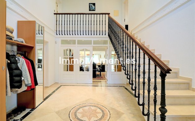 Reventa - Villa - Estepona  - New Golden Mile