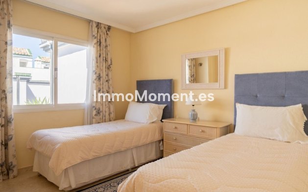 Bestaande woning - Geschakelde woning - Estepona  - New Golden Mile