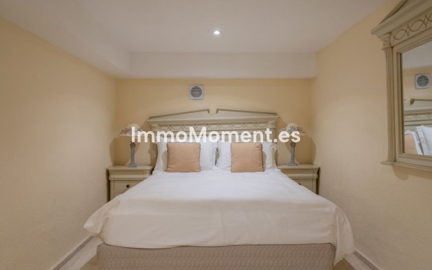 Bestaande woning - Geschakelde woning - Estepona  - New Golden Mile
