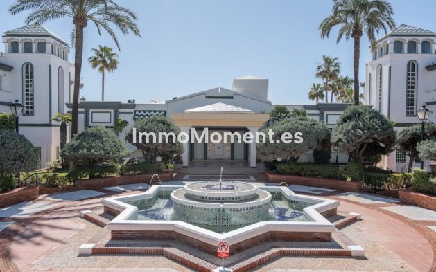 Bestaande woning - Geschakelde woning - Estepona  - New Golden Mile