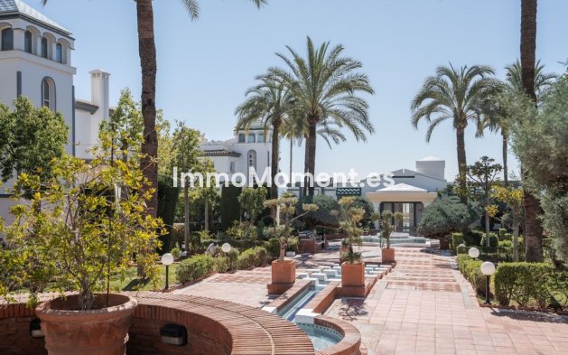 Bestaande woning - Geschakelde woning - Estepona  - New Golden Mile