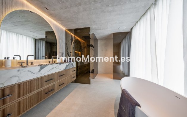 Wiederverkauf - Villa - Marbella - Nueva Andalucía