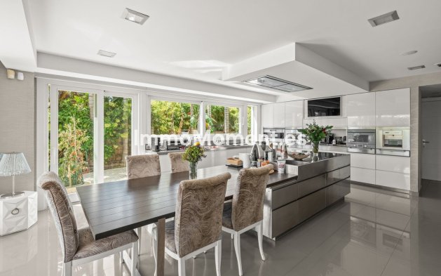 Resale - Villa - Marbella - Bahía de Marbella