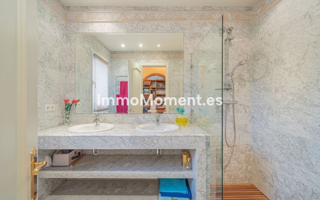 Wiederverkauf - Villa - Marbella - Nagüeles