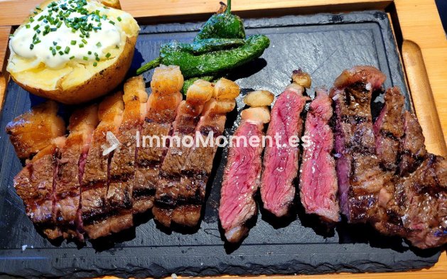 Reventa - Villa - Interior  - Guaro