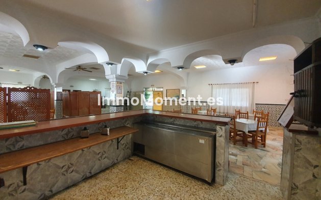 Reventa - Villa - Interior  - Guaro
