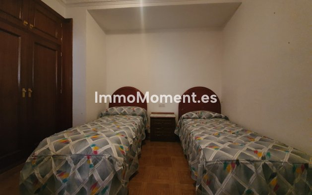 Reventa - Villa - Interior  - Guaro