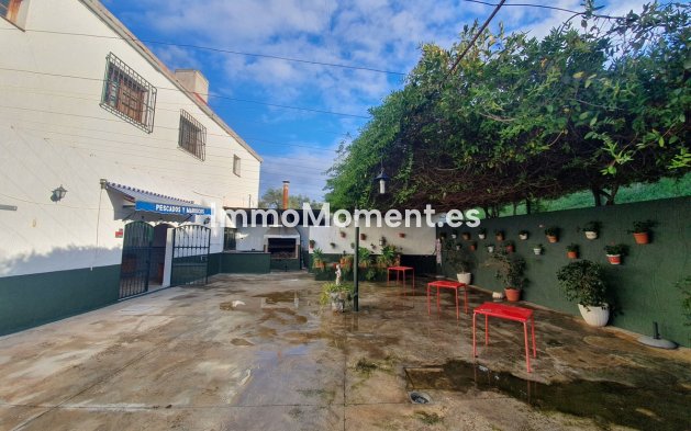 Reventa - Villa - Interior  - Guaro