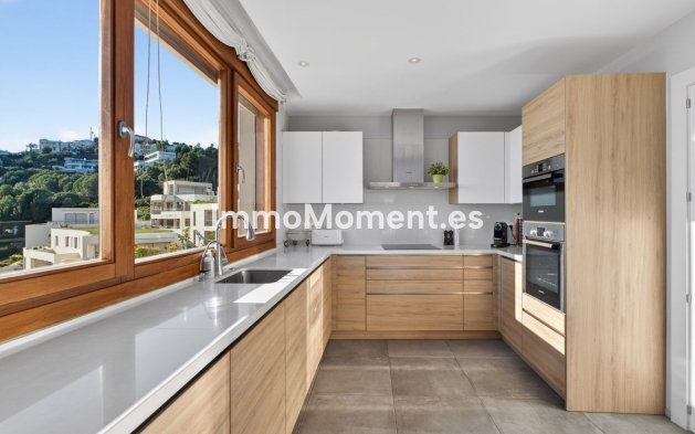 Resale - Apartment - Marbella - Altos de los Monteros