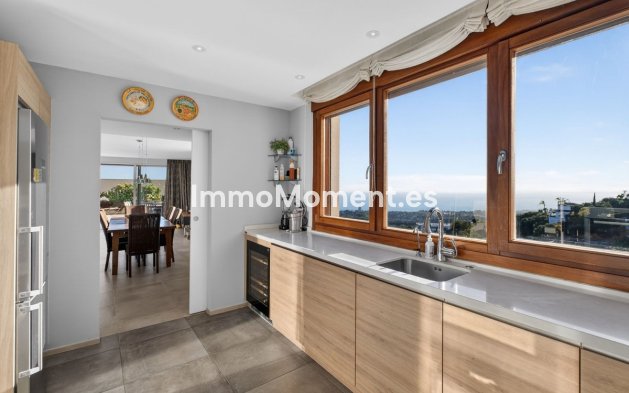 Resale - Apartment - Marbella - Altos de los Monteros