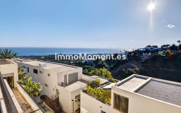 Resale - Apartment - Marbella - Altos de los Monteros