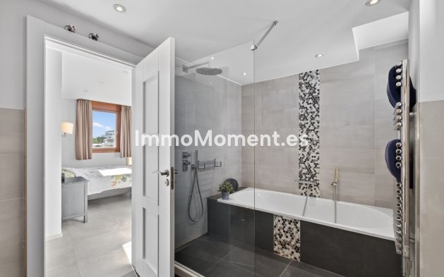 Resale - Apartment - Marbella - Altos de los Monteros