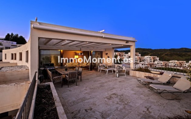 Resale - Apartment - Marbella - Altos de los Monteros