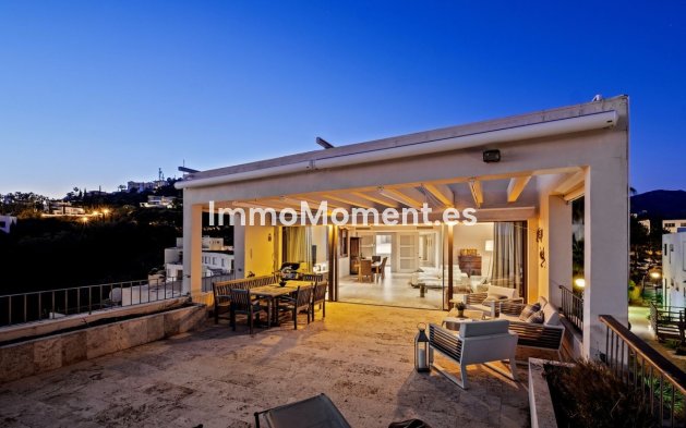Resale - Apartment - Marbella - Altos de los Monteros