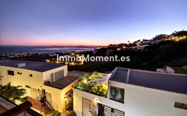 Resale - Apartment - Marbella - Altos de los Monteros