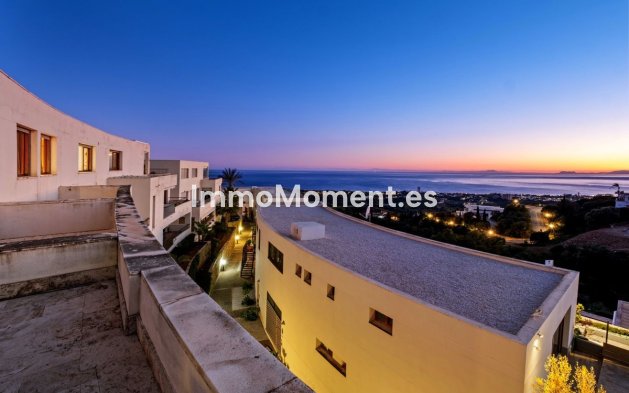Resale - Apartment - Marbella - Altos de los Monteros