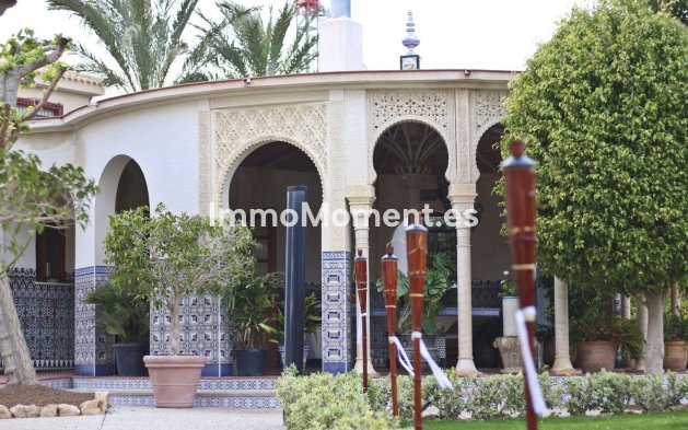 Resale - Villa - Orihuela - Villamartin